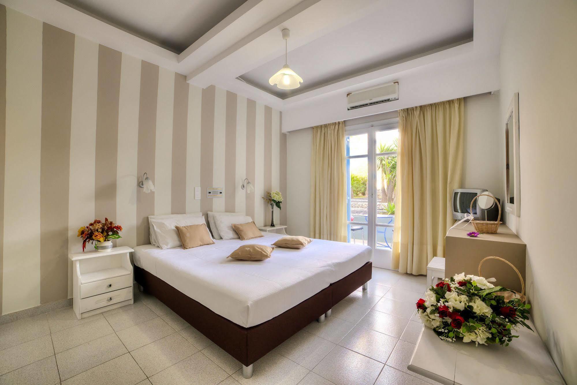 Pantheon Hotel Agios Georgios  Kültér fotó